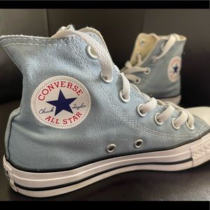 Converse All Star Chuck Taylor’s, gently worn Women’s 5